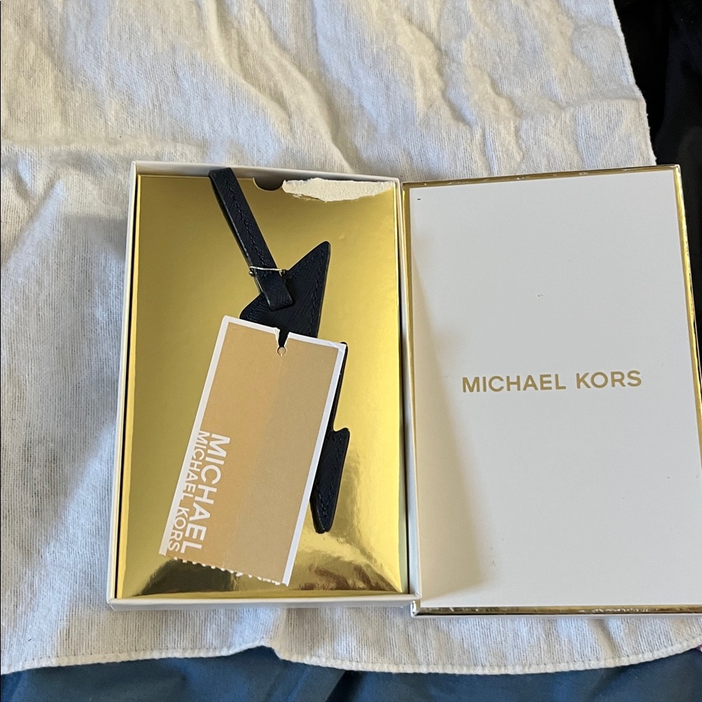 Michael Kors Designer Lightning Bolt Bag Charm Navy Blue, never used - Picture 3 of 5